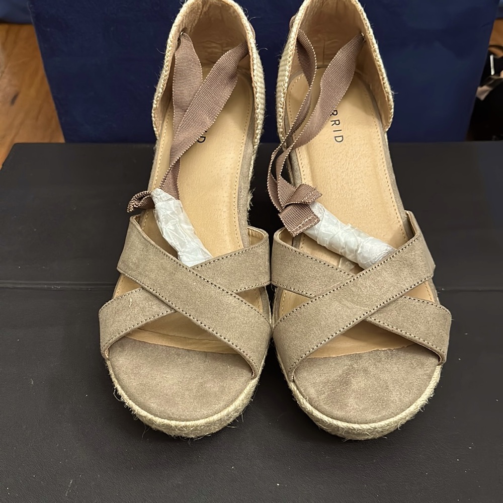 Torrid wedges